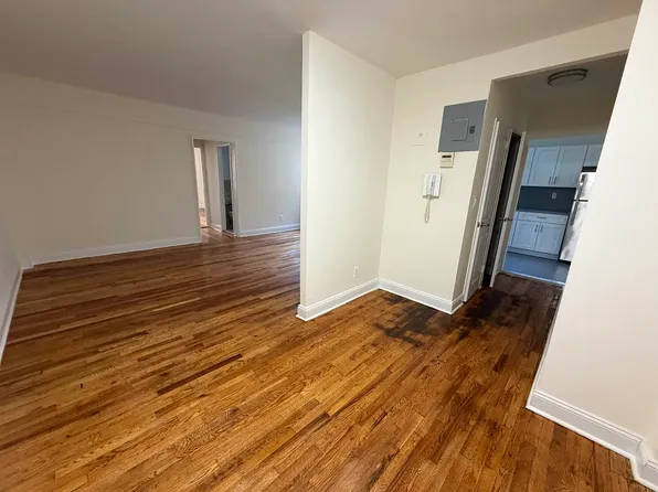143-36 Barclay Ave, Flushing, NY