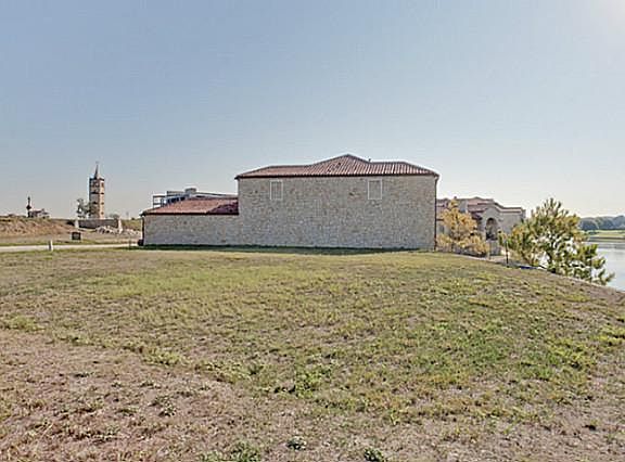 4th image of 6813 Dalmatia Dr