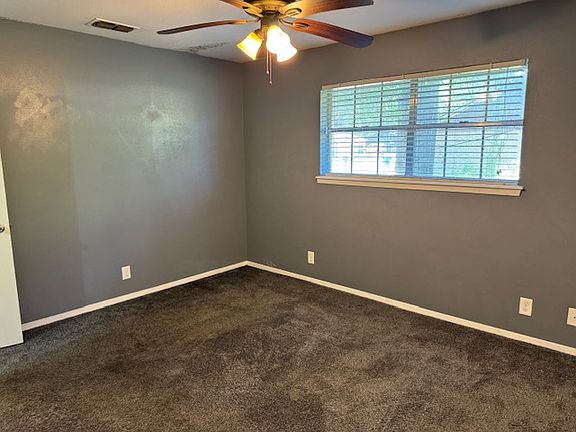3rd image of 406 Hillcreek Dr