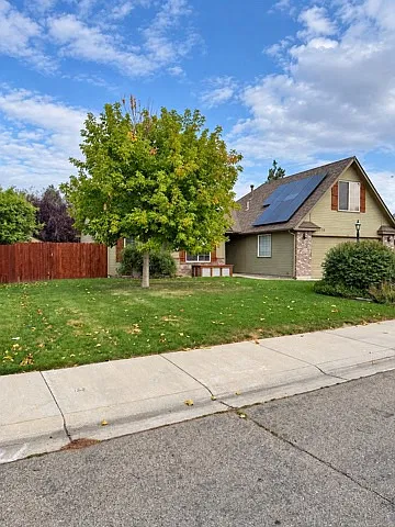 3 bed, 1703 sqft, $3,000 — Photo 3
