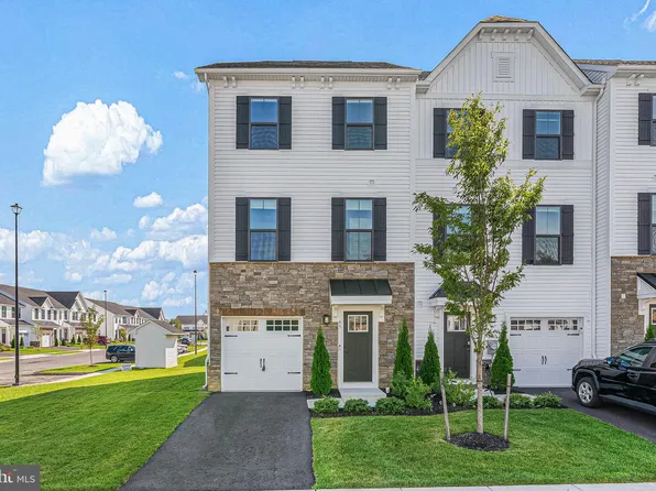 65 Rosemary Way, Mount Laurel, NJ 08054
