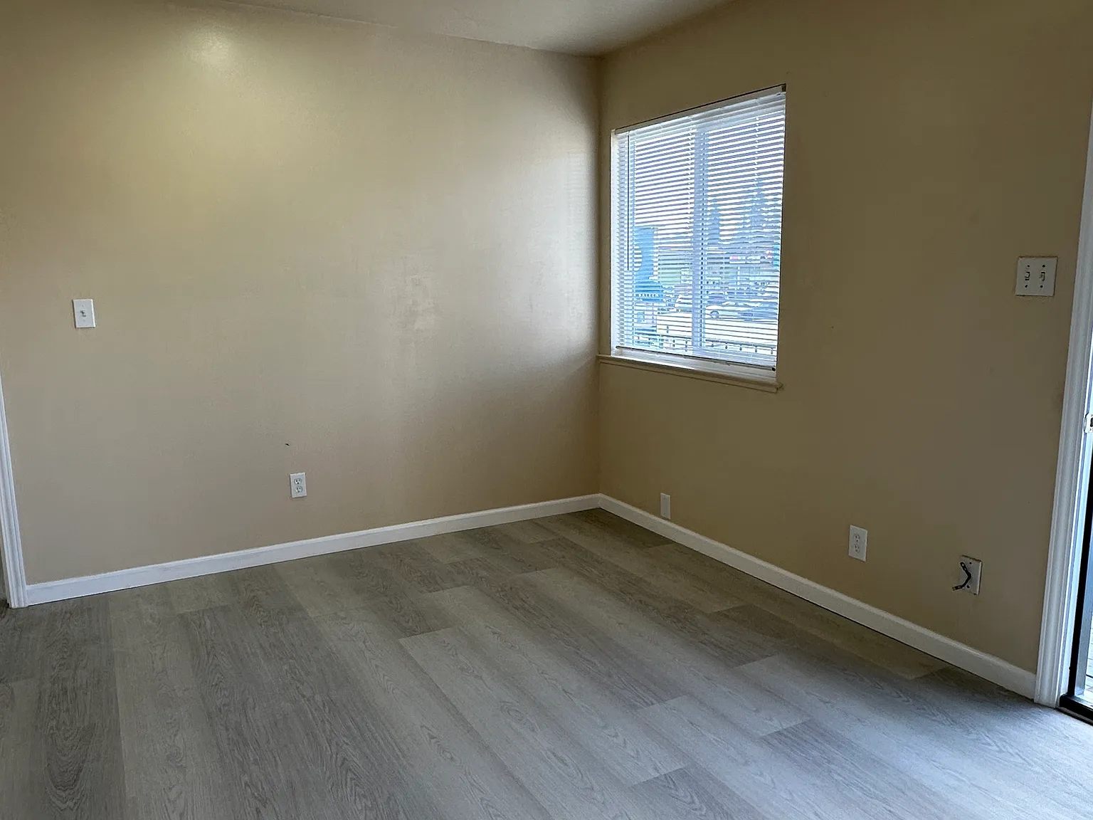 2 bed, 800 sqft, $3,200 — Photo 3