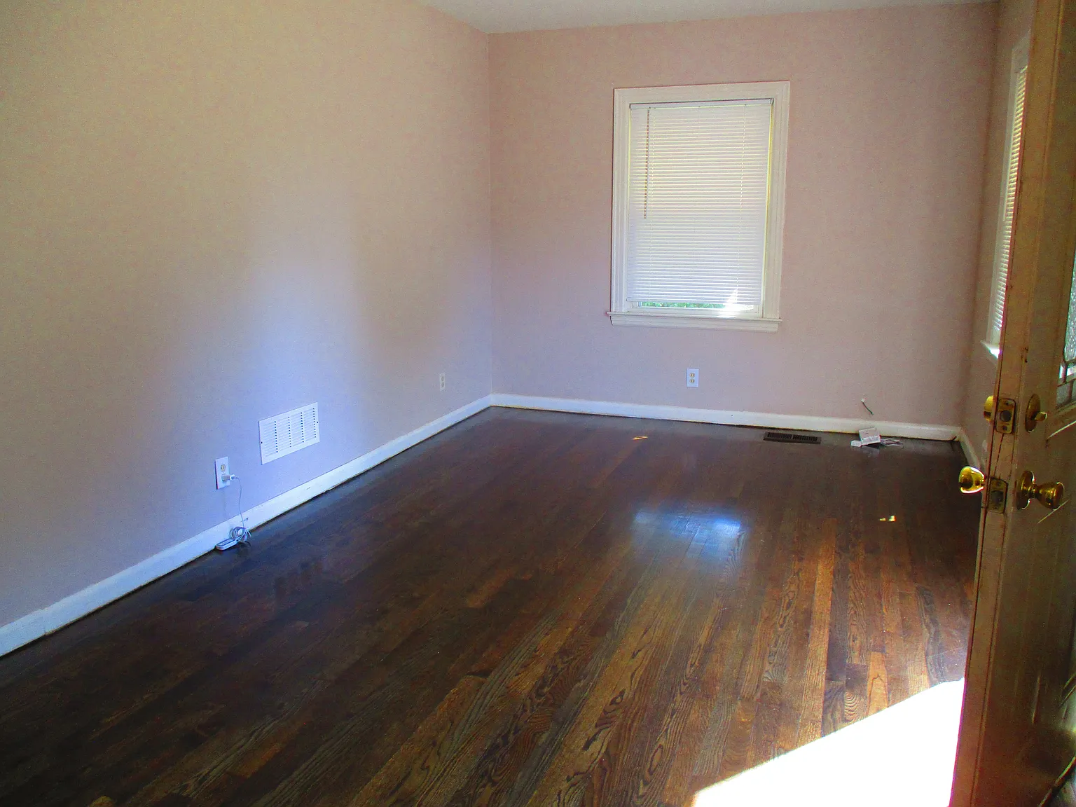 3 bed, 1000 sqft, $1,495 — Photo 2