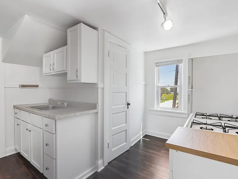 2027 N Main St #1B — Photo 21