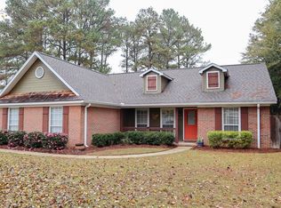 302 W Roxbury Rd, Dothan, AL 36305