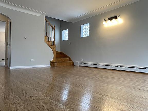 3rd image of 3717 N Nordica Ave