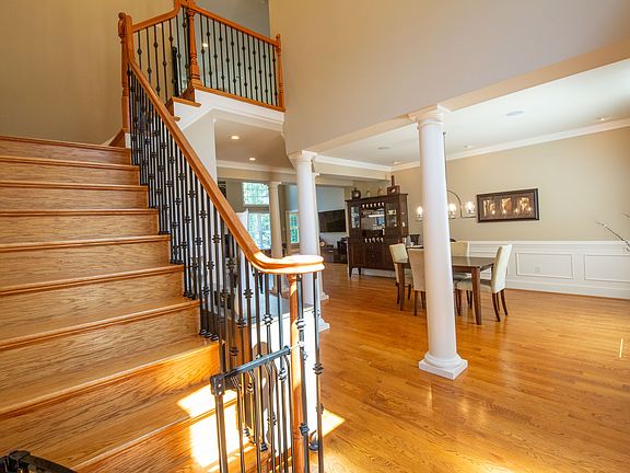 3rd image of 11621 Long Meadow Dr