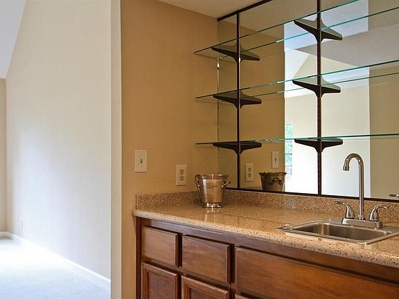 5th image of 4128 Thain Way