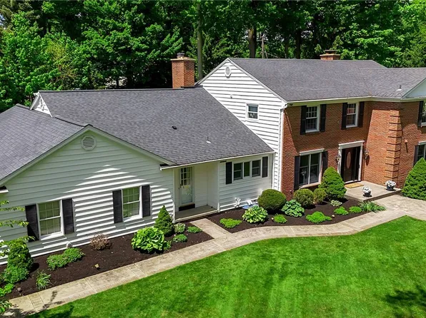 150 Briarhill Rd, Buffalo, NY 14221
