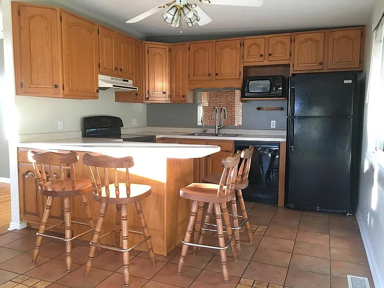 1779 S Foothill Dr — Photo 6