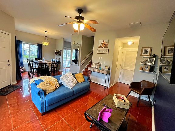 3rd image of 3233 Heather Glen Dr