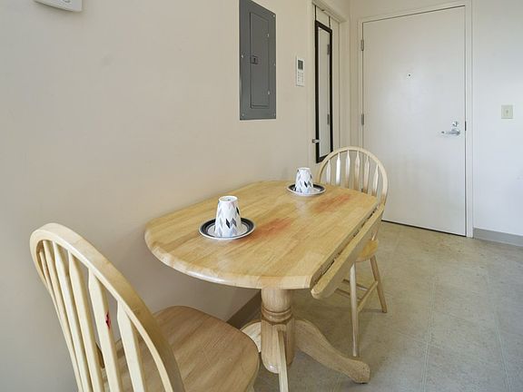 3rd image of 309 Eddy St APT 1B