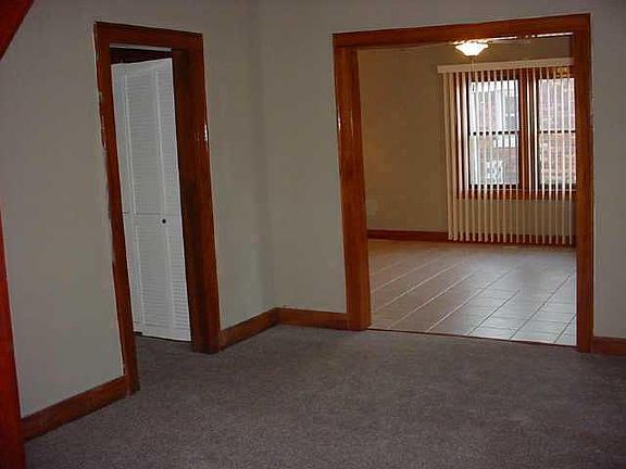 3rd image of 1012 SW 26th St