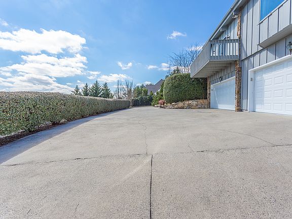 3rd image of 1903 Clearview Dr