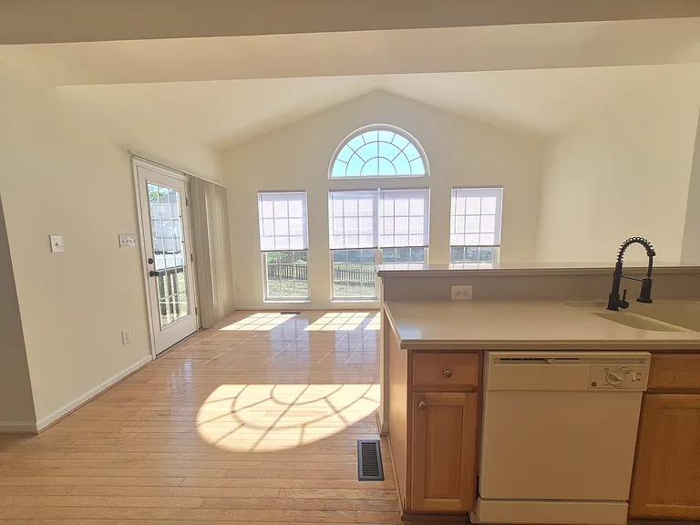 5207 Linden Dr — Photo 9