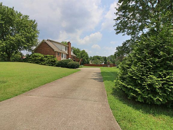 4th image of 1303 Willow Bend Dr