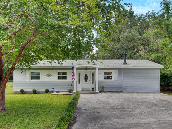 1107 Hawthorne Rd, Hanahan, SC 29410