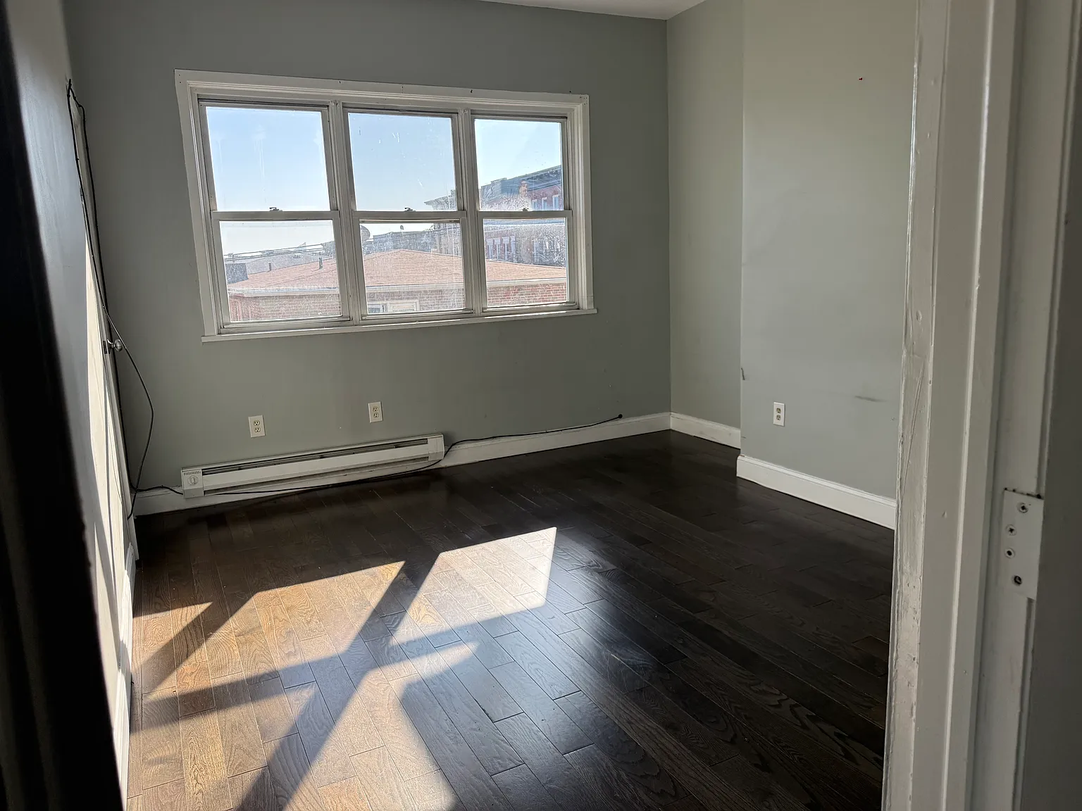 2 bed, 875 sqft, $2,400 — Photo 2