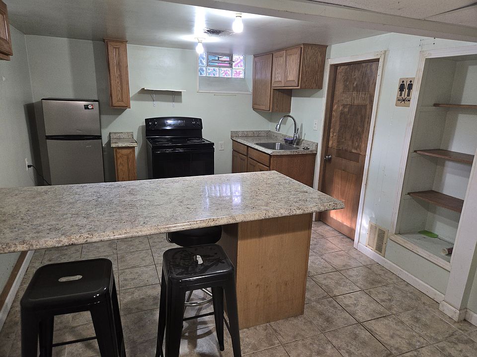 1st image of 24885 Flower Ave