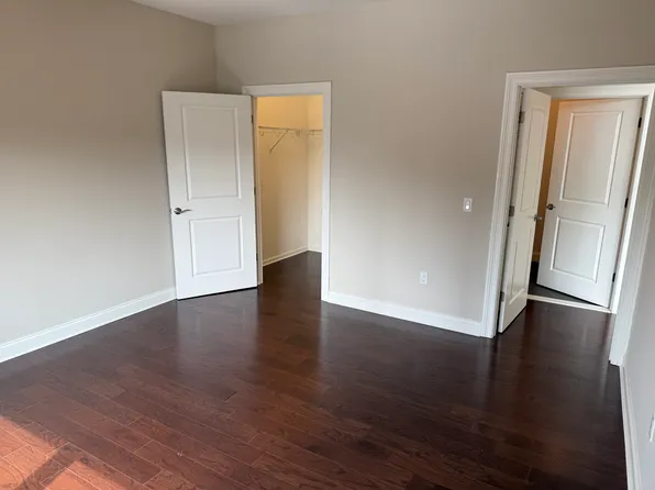 2001 Hudson Terrace image 7 of 15