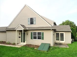 91 Pebble Creek Dr, Lititz, PA 17543