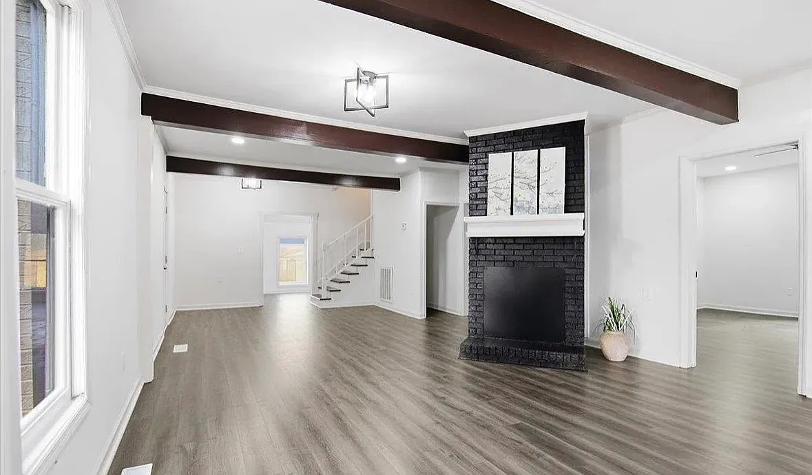 3 bed, 1963 sqft, $2,000 — Photo 3