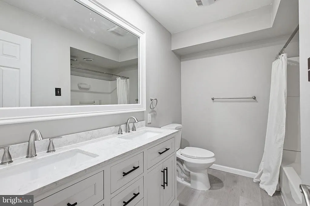 3 bed, 2.0 bath, 1780 sqft, $3,200 — Photo 2