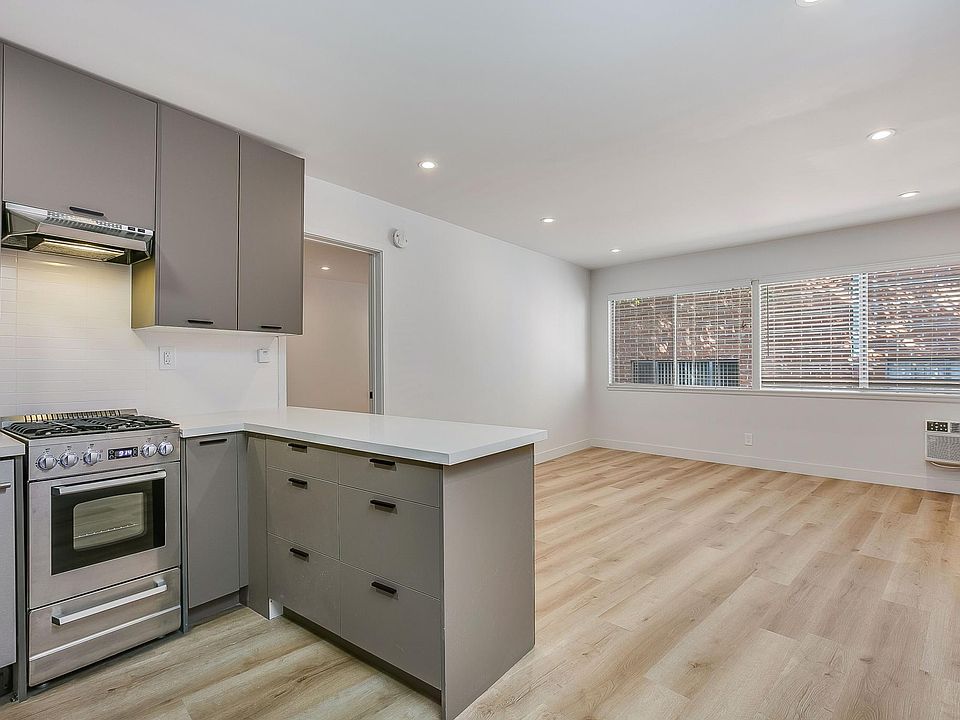 1st image of 1745 N Orange Dr APT 205