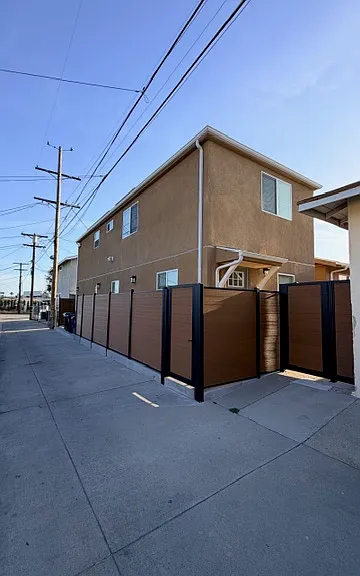 2638 N Frederic St #101 — Photo 44