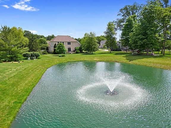 3rd image of 940 Walker Woods Ln