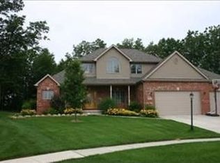 34 Woodruft Dr, Valparaiso, IN 46385