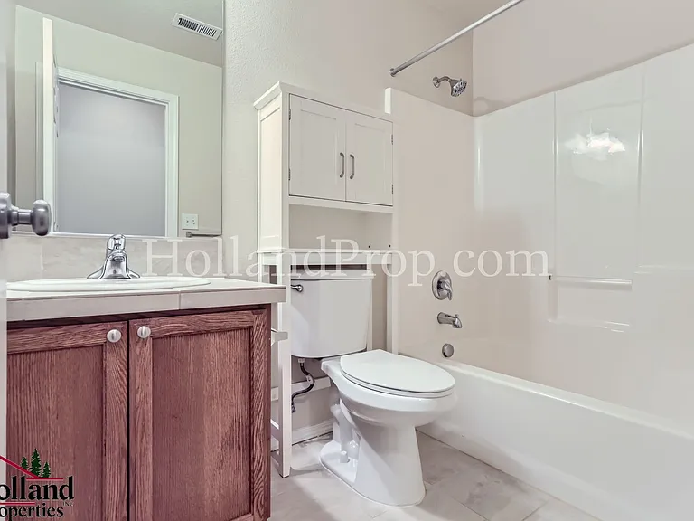 1094 SE Alika Ave — Photo 22