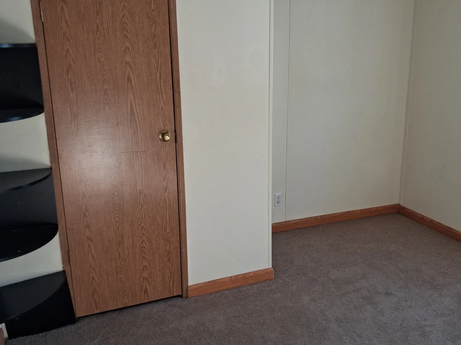 2 bed, $825 — Photo 2