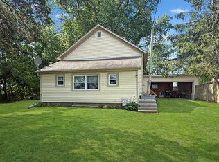 5843 W Stephenson Street Rd, Freeport, IL 61032