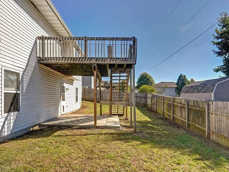 2042 E Charles St — Photo 15
