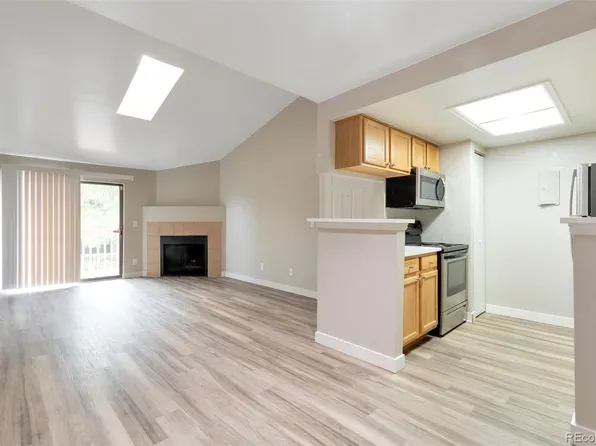 10323 E Peakview Avenue #J201, Englewood, CO 80111