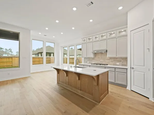 116 Silverbow Creek Way, Conroe, TX 77304