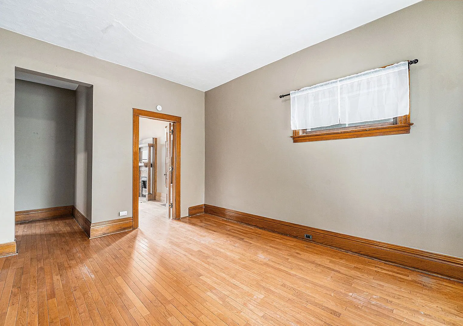 2 Bedroom 2 Bathroom in Popular Baker District! — Photo 4