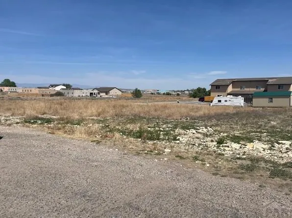 705 E Springmont Dr, Pueblo West, CO 81007