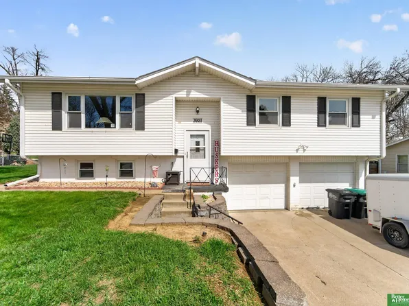 3921 Terrace Dr, Omaha, NE 68134
