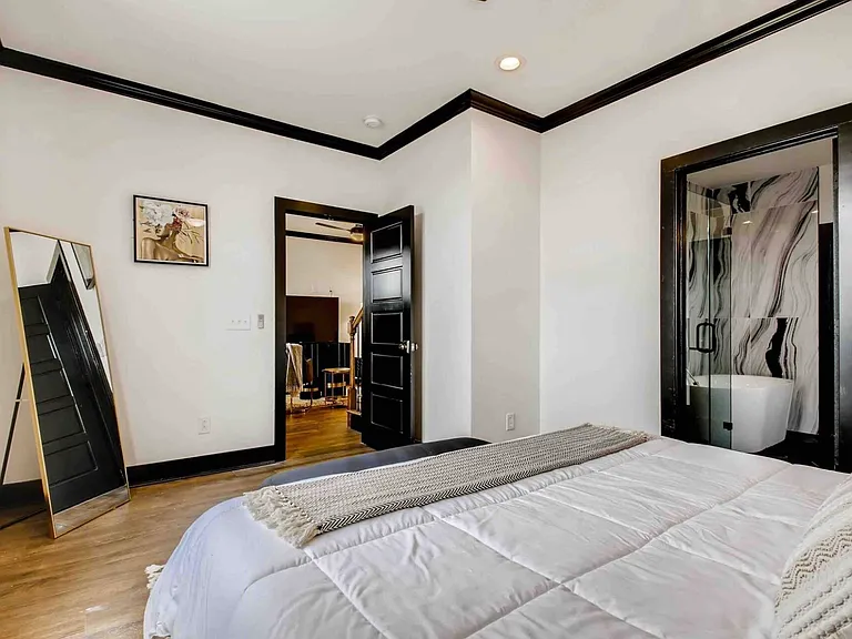1503 Underwood St — Photo 4