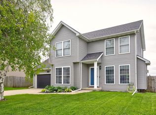 1918 Swan Ct, Norwalk, IA 50211
