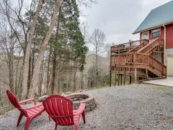 925 Cherokee Dr, Smithville, TN 37166