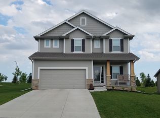 10719 Cimarron St, Papillion, NE 68046
