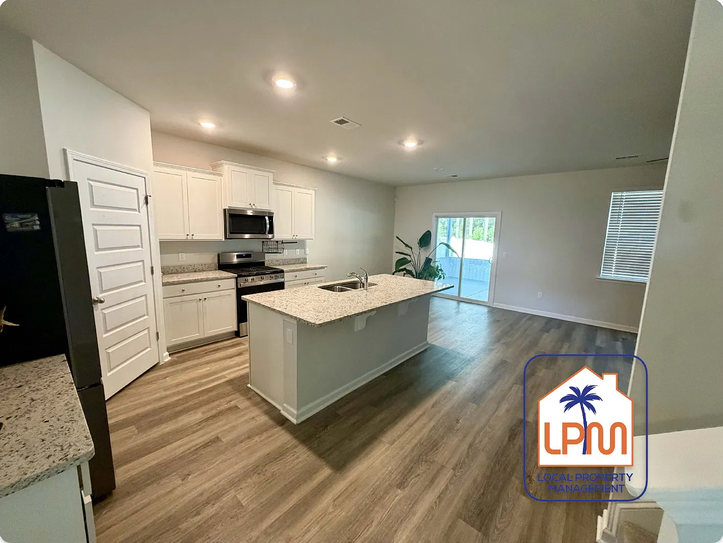 5 bed, 3.0 bath, 2511 sqft, $2,900 — Photo 4