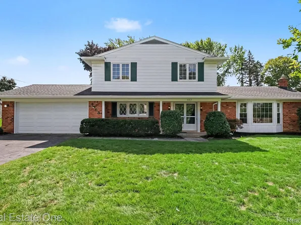 4463 Westover Dr, West Bloomfield, MI 48323