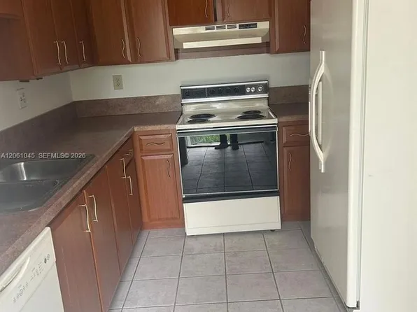 5901 Chester Ln, Davie, FL 33331