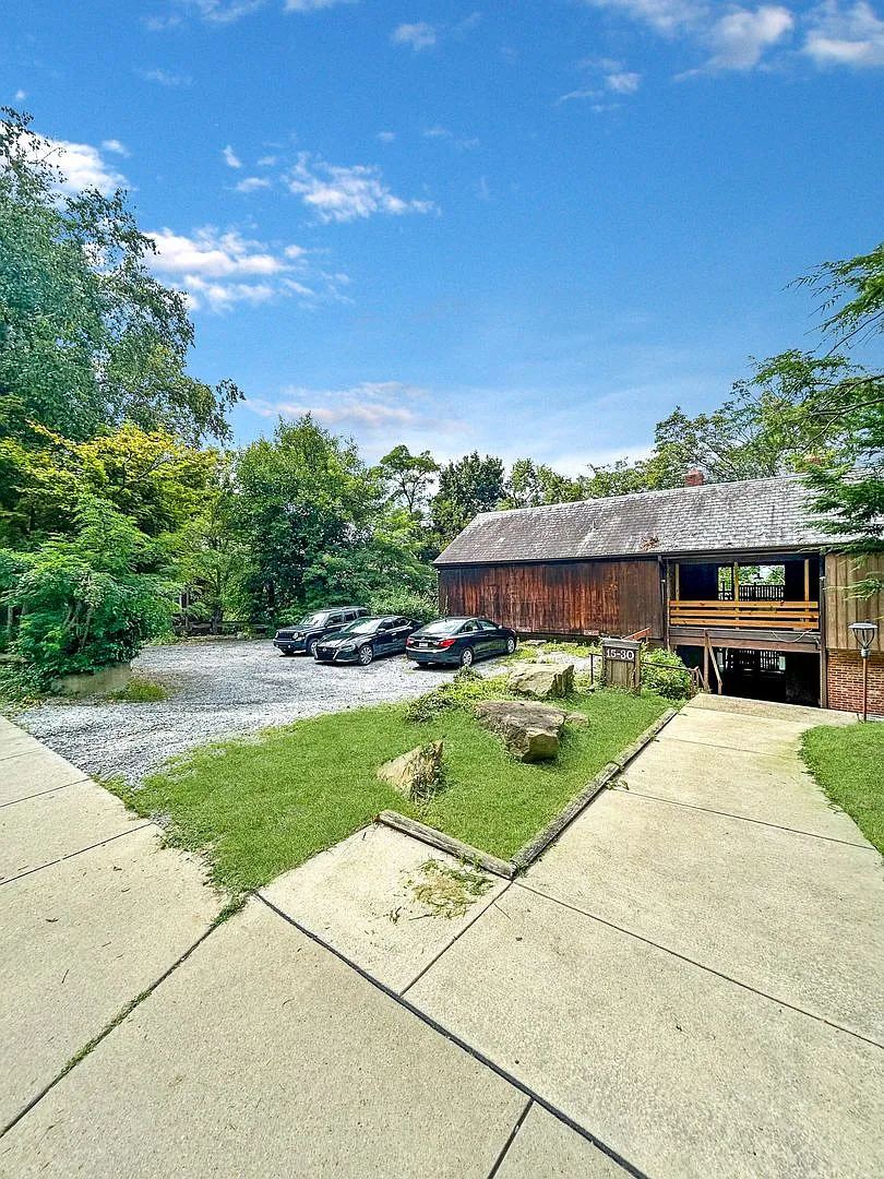 1530 Barr Ave - Crafton — Photo 1
