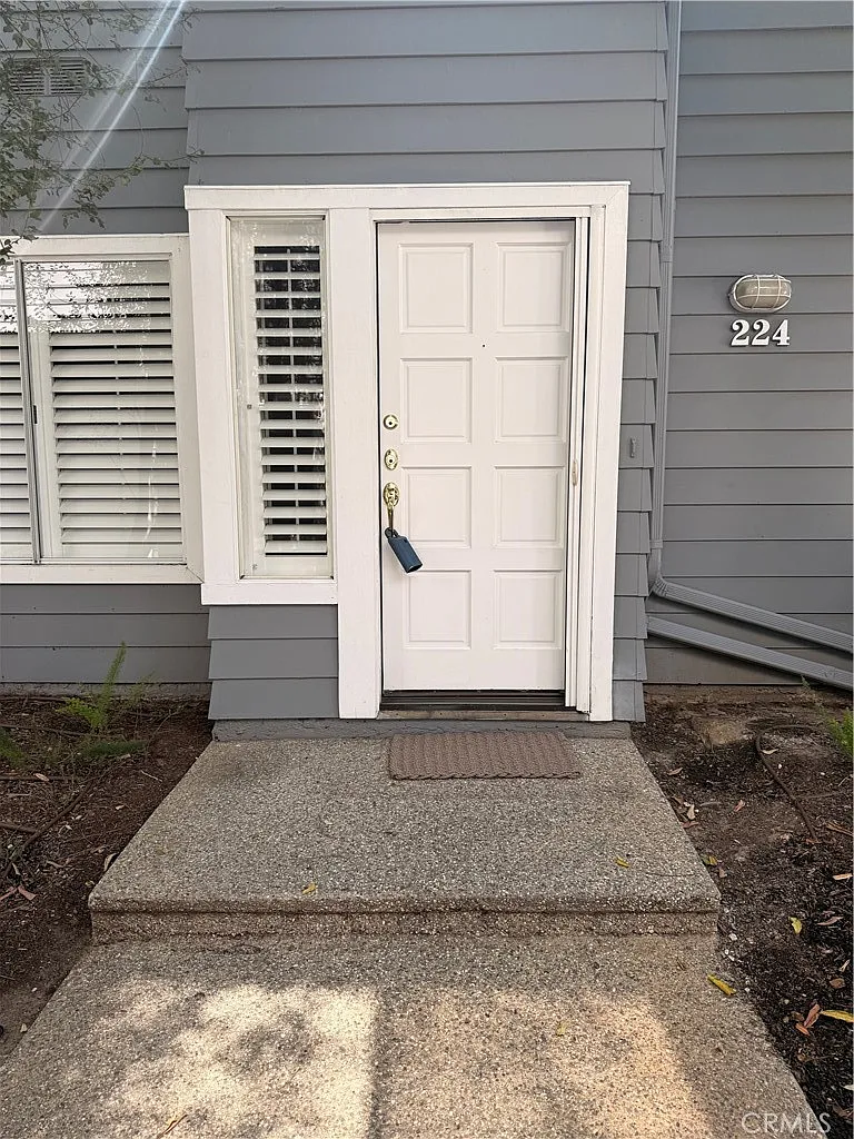 2 bed, 1181 sqft, $4,000 — Photo 3
