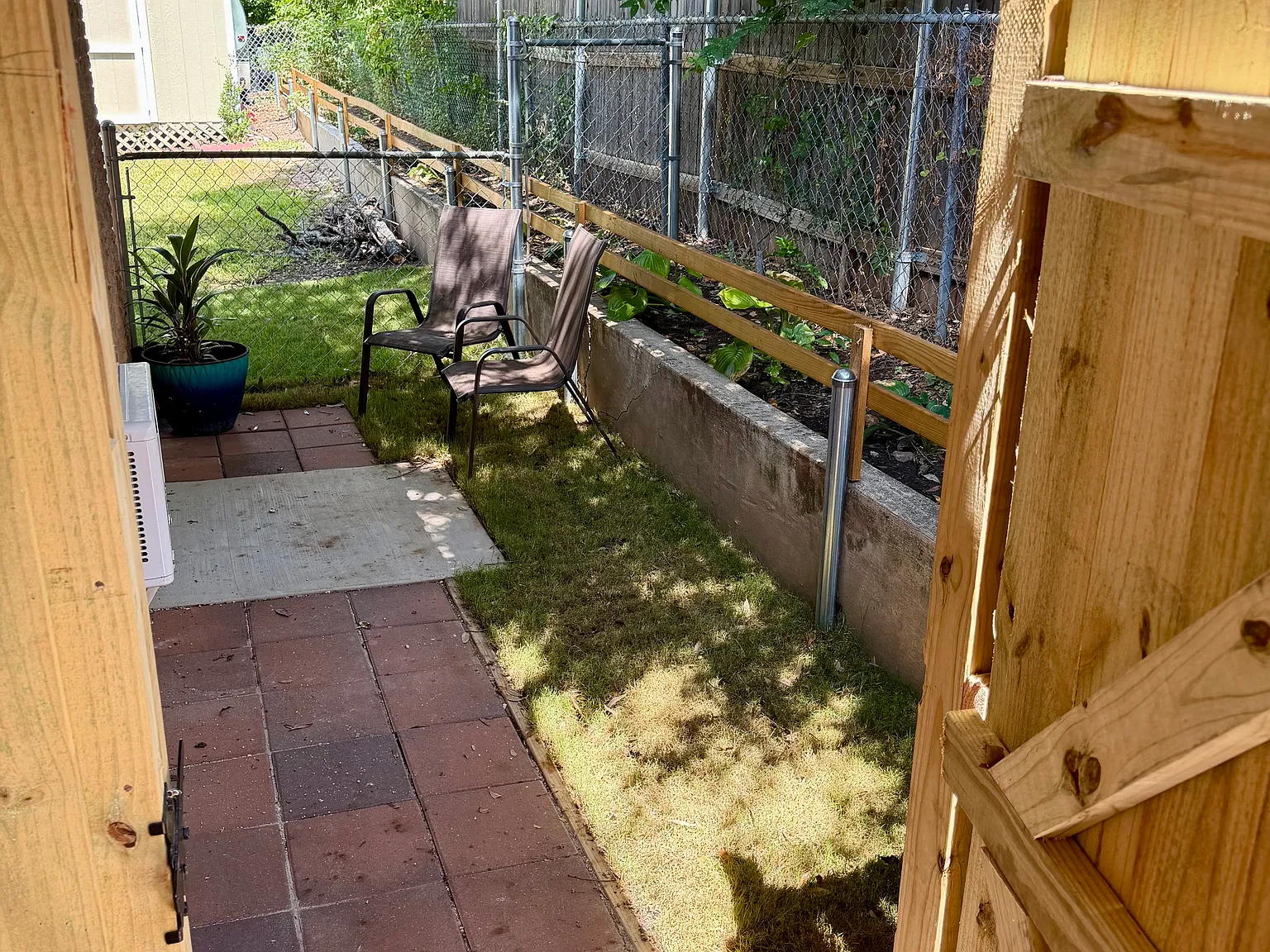 Studio, 270 sqft, $1,100 — Photo 2